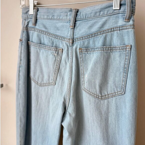 UNIQLO Women's Straight-Leg Distressed Jeans Light Wash Size 24 New - Picture 2 of 5